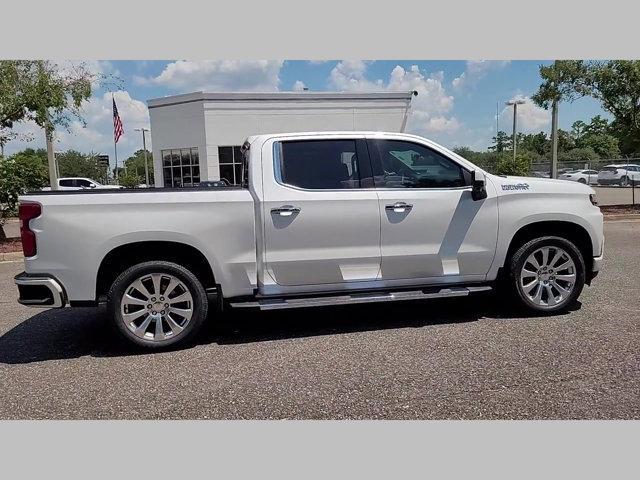 Photo of 2022 Iridescent Pearl Tricoat Chevrolet Silverado 1500