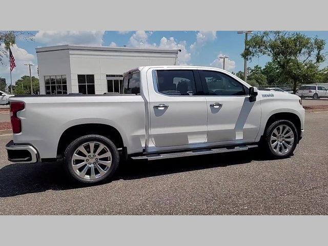 Photo of 2022 Iridescent Pearl Tricoat Chevrolet Silverado 1500