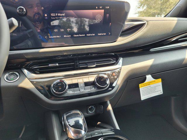 Photo of 2025 Summit White Buick Envista