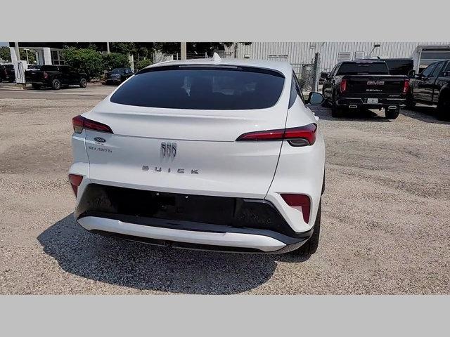 Photo of 2025 Summit White Buick Envista