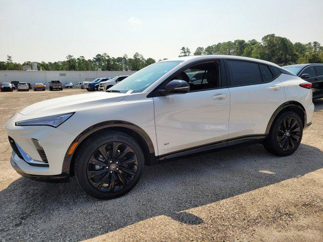 Photo of 2025 Summit White Buick Envista