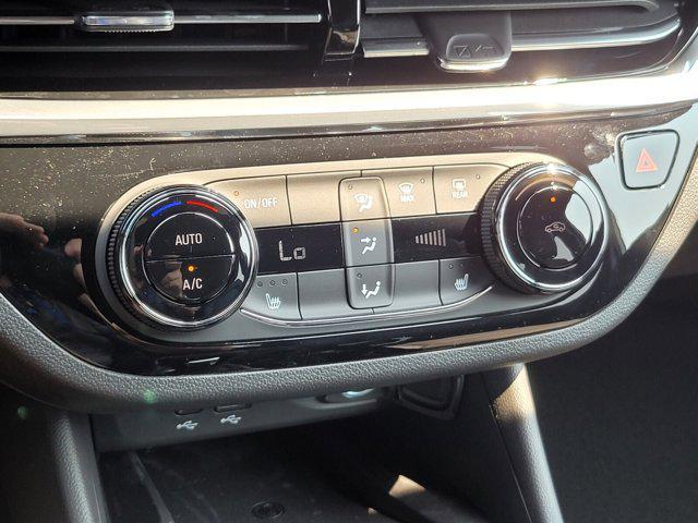 Photo of 2025 Summit White Buick Envista