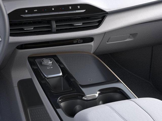 Photo of 2026 iridescent white tricoat Buick Enclave