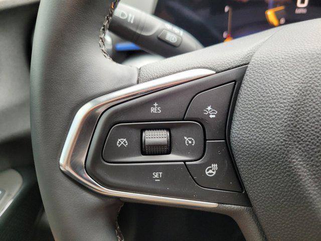 Photo of 2025 Summit White Chevrolet Trax