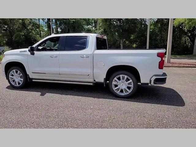 Photo of 2022 Iridescent Pearl Tricoat Chevrolet Silverado 1500
