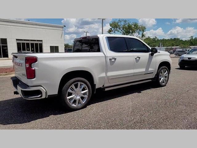 Photo of 2022 Iridescent Pearl Tricoat Chevrolet Silverado 1500