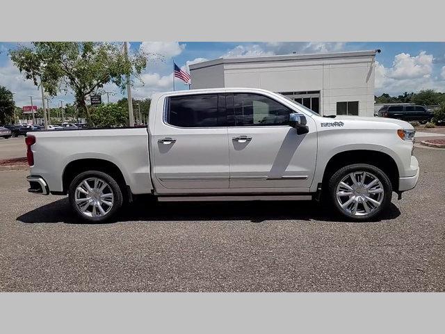 Photo of 2022 Iridescent Pearl Tricoat Chevrolet Silverado 1500