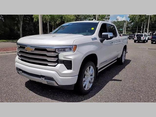 Photo of 2022 Iridescent Pearl Tricoat Chevrolet Silverado 1500