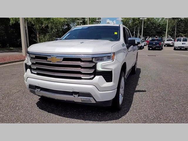 Photo of 2022 Iridescent Pearl Tricoat Chevrolet Silverado 1500