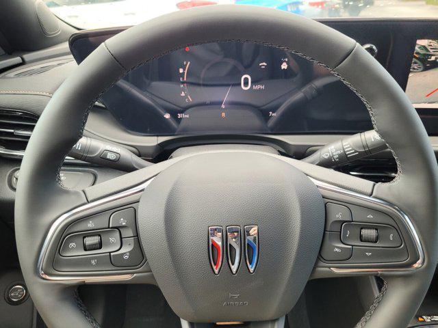 Photo of 2025 White Frost Tricoat Buick Envista