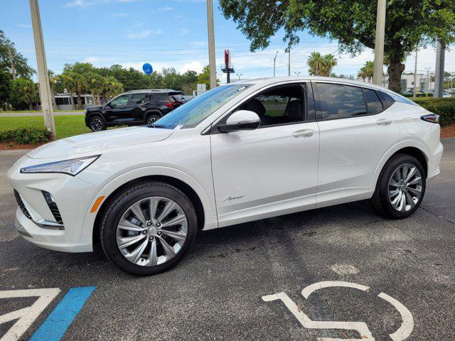 Photo of 2025 White Frost Tricoat Buick Envista