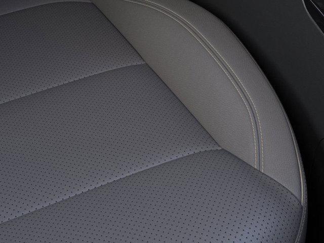 Photo of 2025 White Frost Tricoat Buick Envista