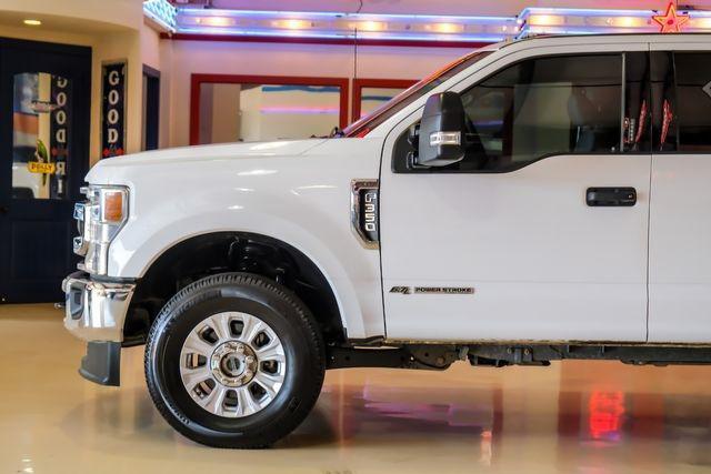 Photo of 2022 Oxford White Ford F-350