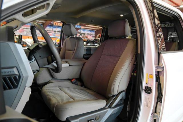 Photo of 2022 Oxford White Ford F-350