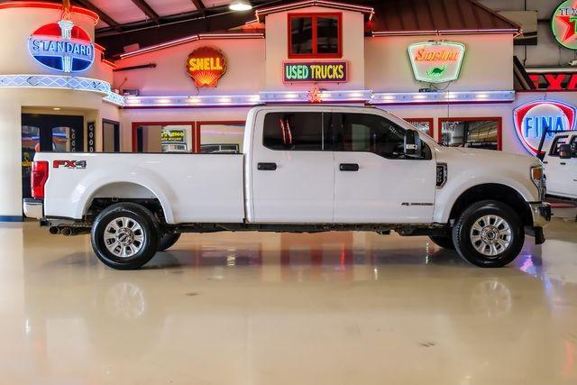 Photo of 2022 Oxford White Ford F-350
