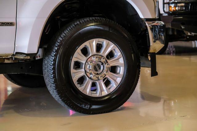 Photo of 2022 Oxford White Ford F-350