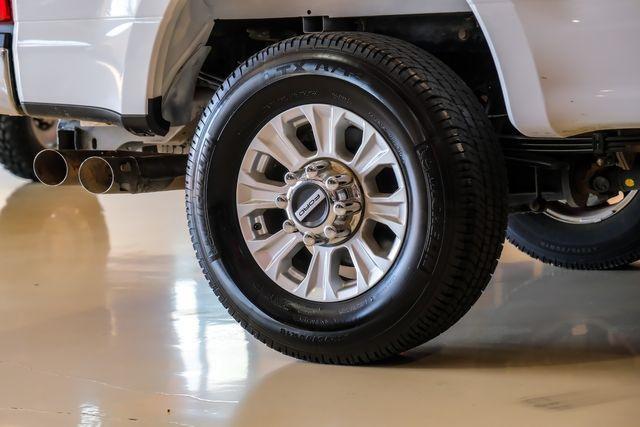 Photo of 2022 Oxford White Ford F-350