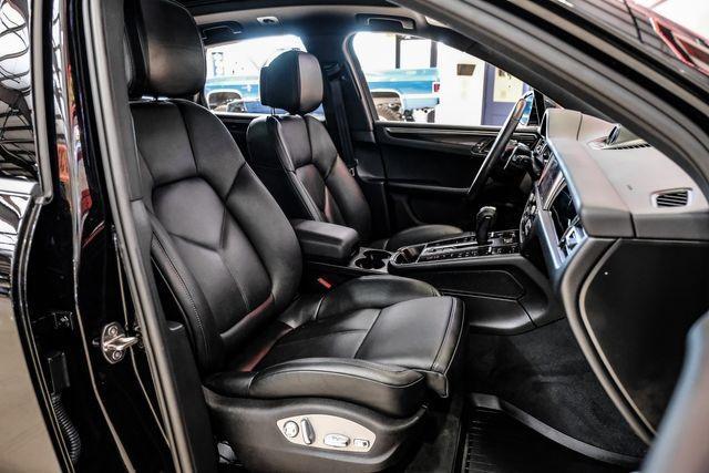 Photo of 2024 Black Porsche Macan