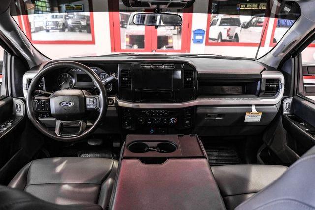 Photo of 2023 Oxford White Ford F-350