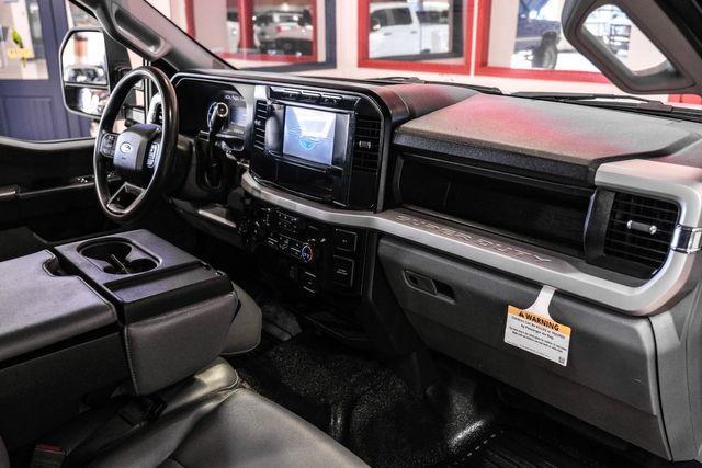 Photo of 2023 Oxford White Ford F-350