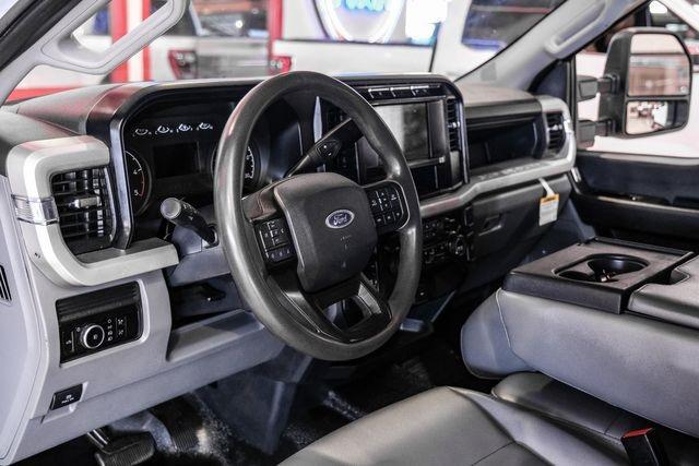 Photo of 2023 Oxford White Ford F-350