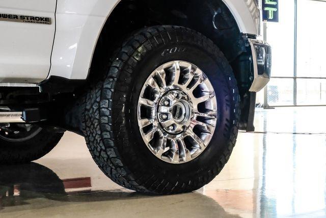 Photo of 2022 Oxford White Ford F-350