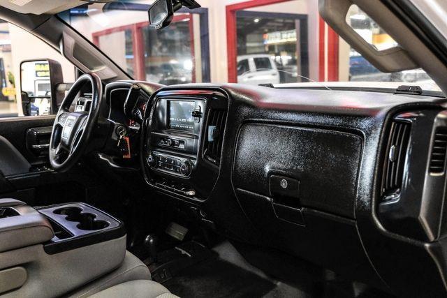 Photo of 2019 Summit White GMC Sierra 3500