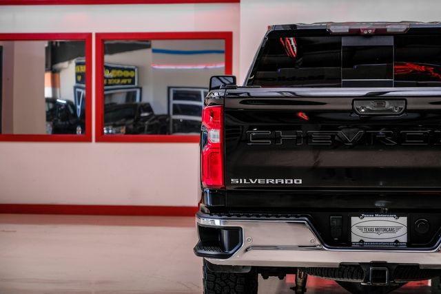 Photo of 2020 Black Chevrolet Silverado 2500
