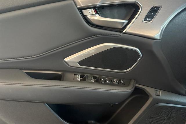 Photo of 2024 Platinum White Pearl Acura RDX