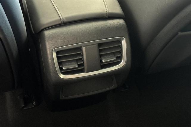 Photo of 2024 Platinum White Pearl Acura RDX