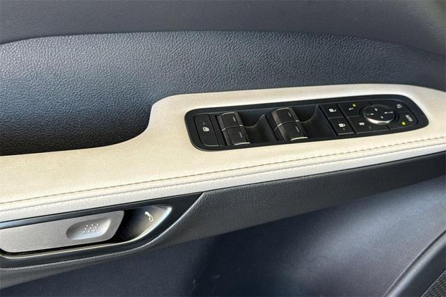 Photo of 2023 Green Lexus RX 350