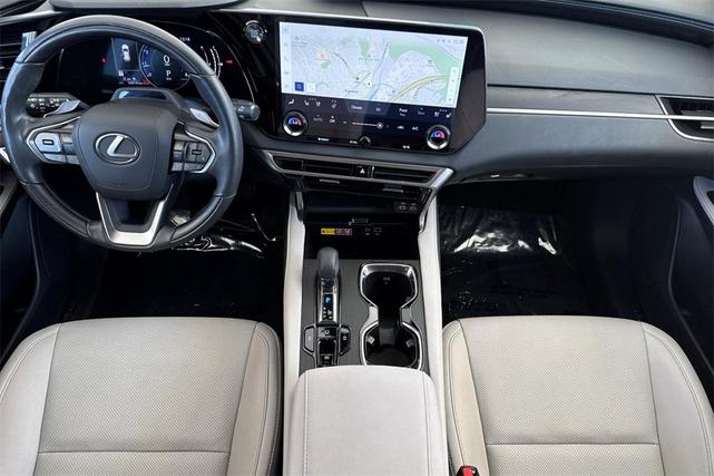 Photo of 2023 Green Lexus RX 350