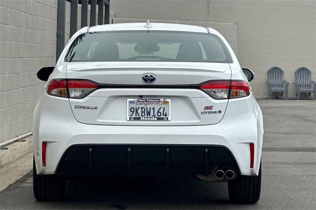 Photo of 2024 White Toyota Corolla Hybrid
