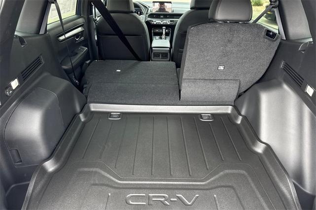 Photo of 2026 Solar Silver Metallic Honda CR-V Hybrid