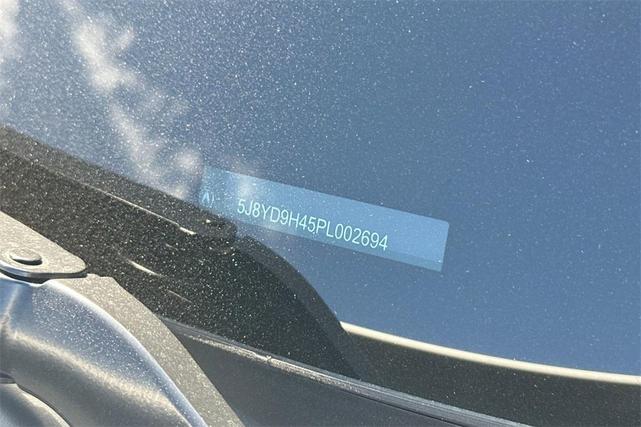 Photo of 2023 White Acura MDX