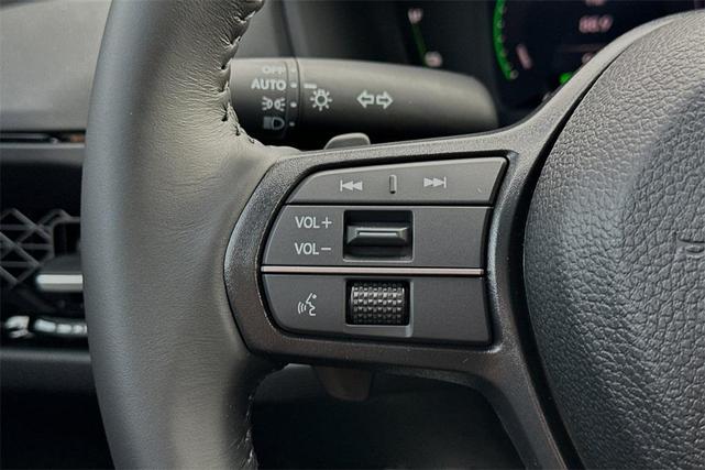 Photo of 2025 Platinum White Pearl Honda Accord Hybrid