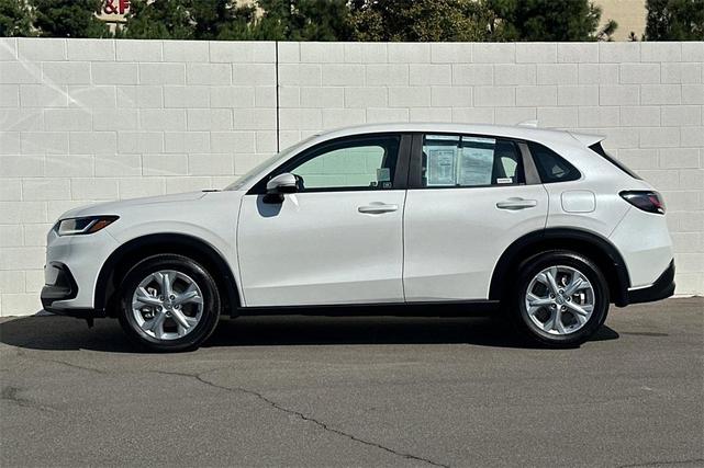 Photo of 2025 Platinum White Pearl Honda HR-V