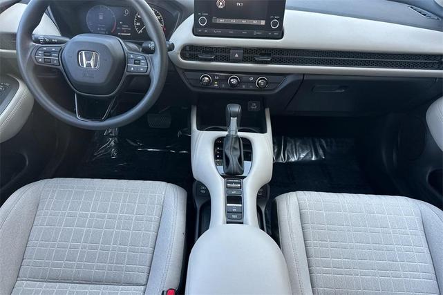Photo of 2025 Platinum White Pearl Honda HR-V