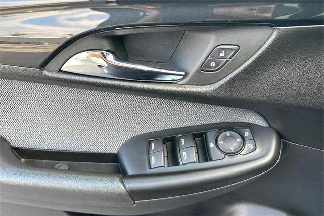 Photo of 2024 Summit White Chevrolet Trailblazer