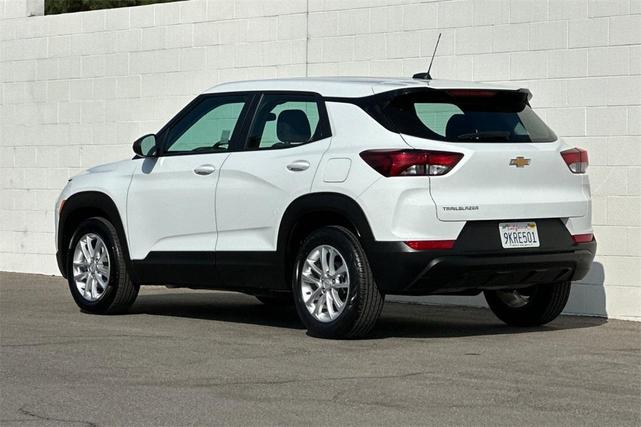 Photo of 2024 Summit White Chevrolet Trailblazer