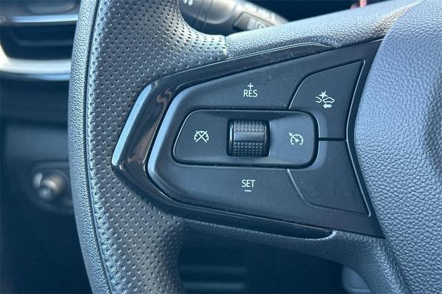 Photo of 2024 Summit White Chevrolet Trailblazer