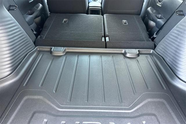 Photo of 2026 Platinum White Pearl Honda HR-V