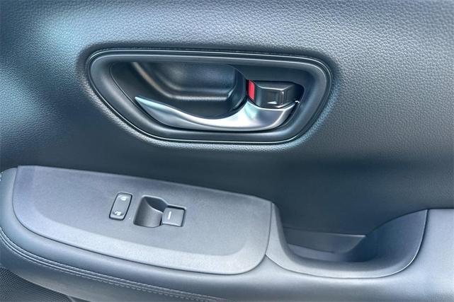 Photo of 2026 Platinum White Pearl Honda HR-V