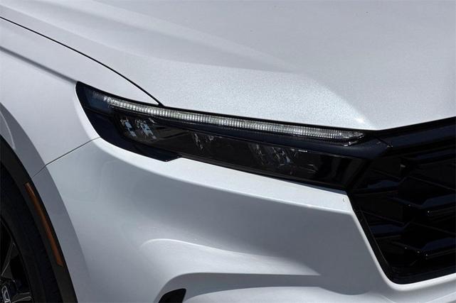 Photo of 2026 Platinum White Pearl Honda CR-V Hybrid