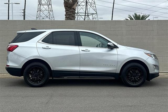 Photo of 2018 Silver Ice Metallic Chevrolet Equinox