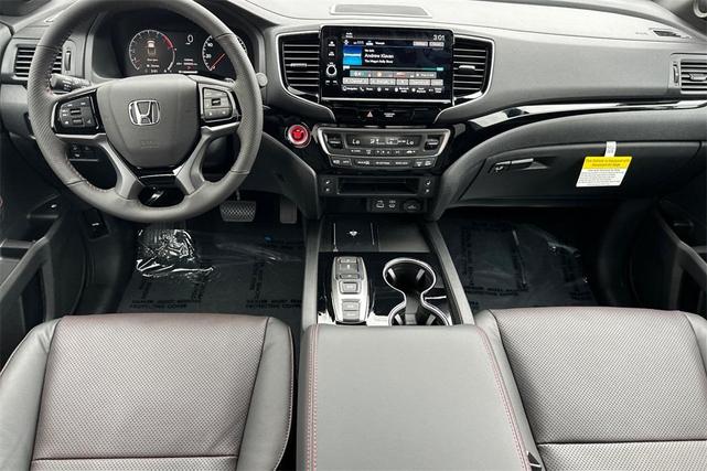 Photo of 2025 Crystal Black Pearl Honda Ridgeline