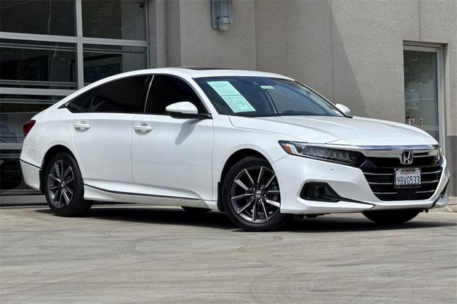 Photo of 2022 White Honda Accord