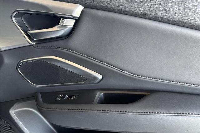 Photo of 2024 Lunar Silver Metallic Acura RDX
