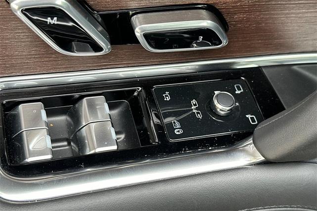 Photo of 2023 Santorini Black Land Rover Range Rover