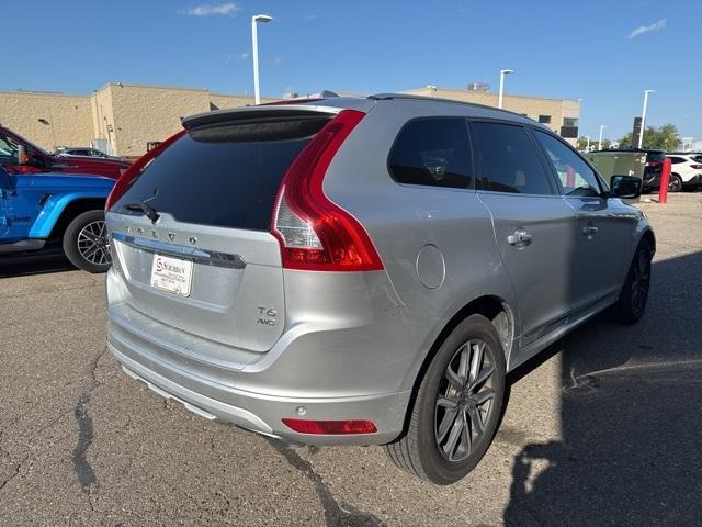 Photo of 2017 Bright Silver Metallic Volvo XC60